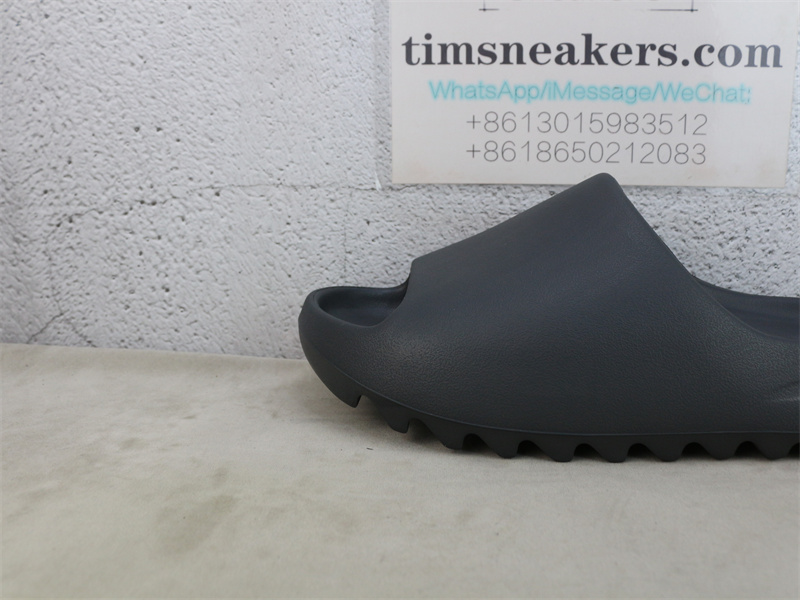 Free Shipping Yeezy Slide Onyx HQ6448